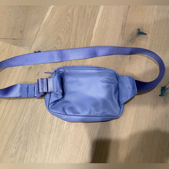 Purple Lululemon 2L Belt Bag - Picture 3 of 5